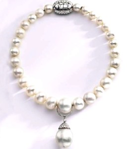 queen-mary-duchess-of-windsor-pearl-and-diamond-necklace-with-pendant ...